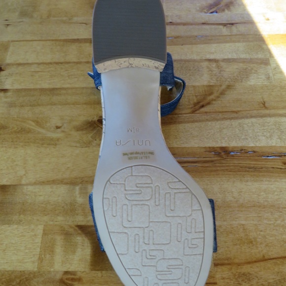 COPY - Unisex Denim sandals, size 8.5, never worn - Picture 3 of 3